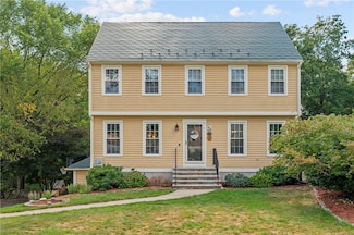 26 Mashie Rd, Cumberland, RI 02864