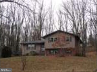 143 Country Club Rd, Ashland, PA 17921