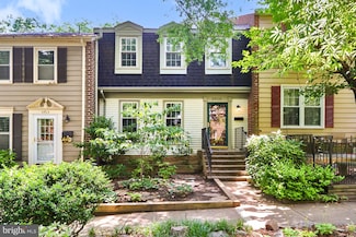 5915 Berkshire Ct, Alexandria, VA 22303