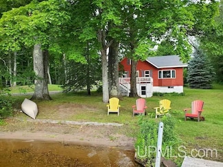32848 Parkside Dr, Toivola, MI 49965