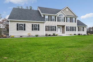 9 Cornstalk Ln, Pelham, NH 03076