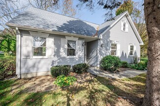 14 Juniper Wood Dr, Haverhill, MA 01832