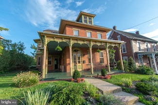 112 4th St, Pennsburg, PA 18073
