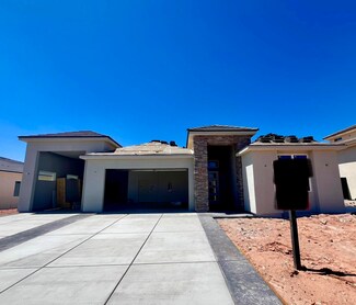 744 Middle Creek Dr, Washington, UT 84780