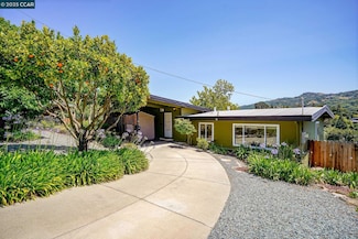 2835 Stephen Dr, El Sobrante, CA 94803