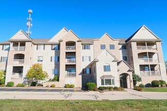 177 N Lapham St Unit 206, Oconomowoc, WI 53066