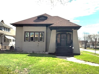 3000 N 37th St, Milwaukee, WI 53210