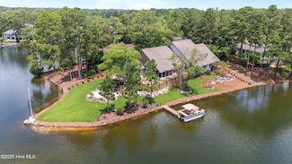 4 Lake Shore Ct, Pinehurst, NC 28374