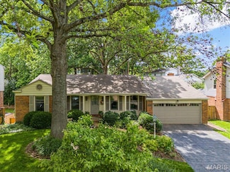 1161 N Berry Rd, Saint Louis, MO 63122