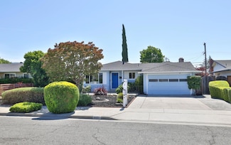 889 Ebbetts Dr, Campbell, CA 95008