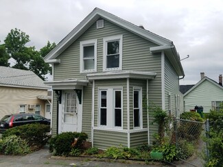 8 Dudley Ct, Lowell, MA 01851