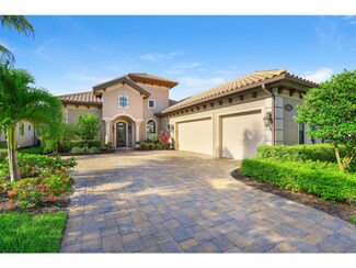 7446 Lantana Cir, Naples, FL 34119
