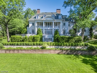 10 Rowan Rd, Summit, NJ 07901