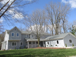 59181 High Pointe Dr, South Bend, IN 46614