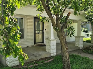 614 S 7th St, Atchison, KS 66002