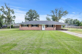 923 Live Oak St, Westlake, LA 70669
