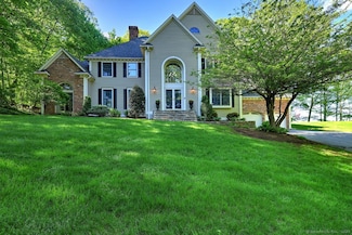 105 Coventry Ln, Trumbull, CT 06611
