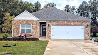 2360 Cypress Bend Cir, Hokes Bluff, AL 35903