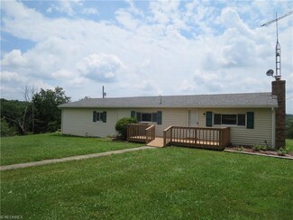2190 Veto Rd, Little Hocking, OH 45742
