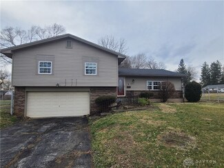 3515 Camelot Rd, Dayton, OH 45426