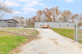 429 Redwood, Shipman, IL 62685