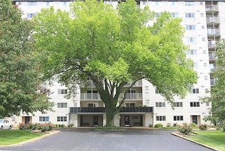 600 S Cullen Ave Unit 802, Evansville, IN 47715