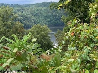 33 Pike Loop Rd, Morgantown, WV 26508
