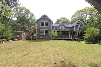 58 Weaver Ct, Vineyard Haven, MA 02568