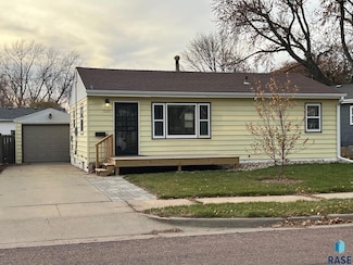 3205 S Euclid Ave, Sioux Falls, SD 57105