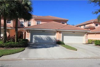 3425 Grand Cypress Dr Unit 102, Naples, FL 34119