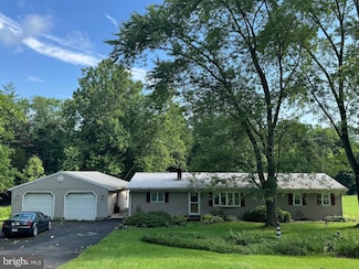 304 Cool Hollow Dr, Falling Waters, WV 25419