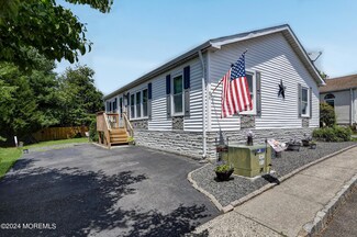 86 Seattle Slew Dr, Howell Township, NJ 07731