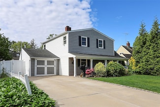 24 Mead Ln, Westbury, NY 11590