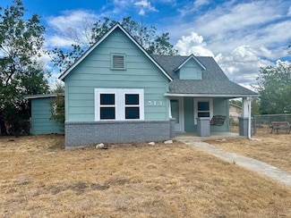 513 N Mesquite St, Hico, TX 76457