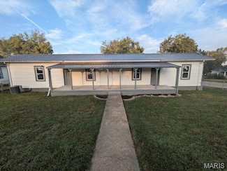 708 4th St, Park Hills, MO 63601