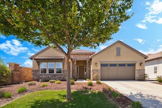 602 Pinnacle Dr W, Madera, CA 93636