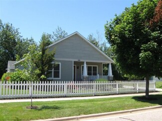 486 E Summer Grove Dr, Douglas, MI 49406