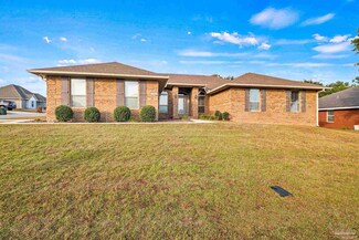 5542 Hannah St, Milton, FL 32570