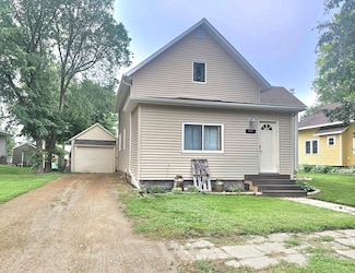 307 N 4th St, Groton, SD 57445