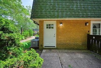 476 Daryl Dr, Medford, NY 11763