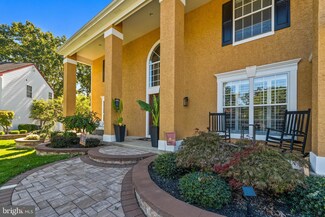 12 Yardley Ct, Sicklerville, NJ 08081