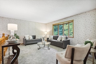 22200 Raven St NW, Cedar, MN 55011