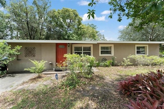 17 S Aurora Dr, Apopka, FL 32703