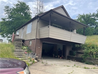 262 Twin Bridges Rd, Charleroi, PA 15022