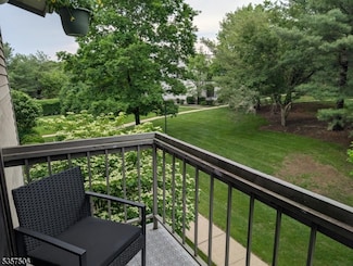 42 Sam Bonnell Dr Unit CO312, Clinton, NJ 08809