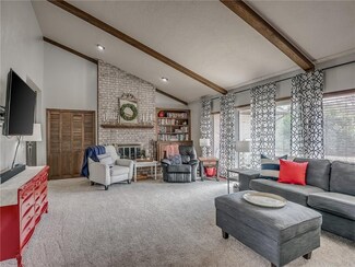 3814 Red Oaks Dr, Norman, OK 73072