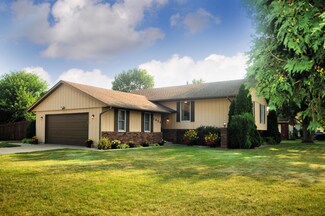 1024 Chestnut Blvd, Chesterton, IN 46304