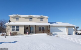101 Fairway Dr, Glencoe, MN 55336