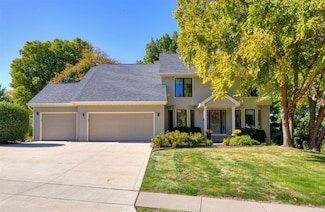 3508 Southern Woods Dr, Des Moines, IA 50321