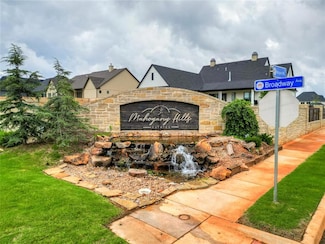 4500 Mahogany Hills Dr, Moore, OK 73160